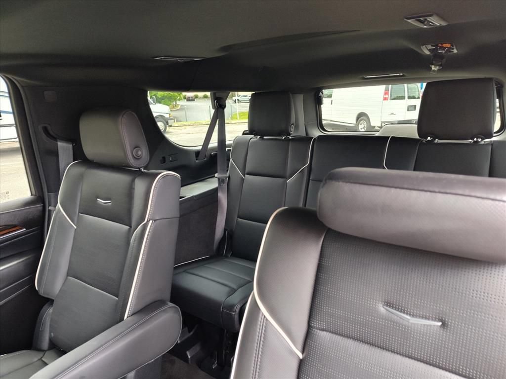 Used 2023 Cadillac Escalade ESV Premium Luxury w/ Performance Package AWD/4WD image 15