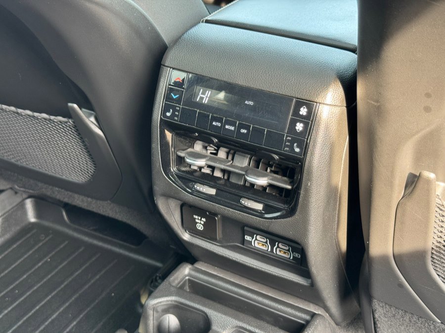 Used 2021 Jeep Grand Cherokee L Limited AWD/4WD image 39