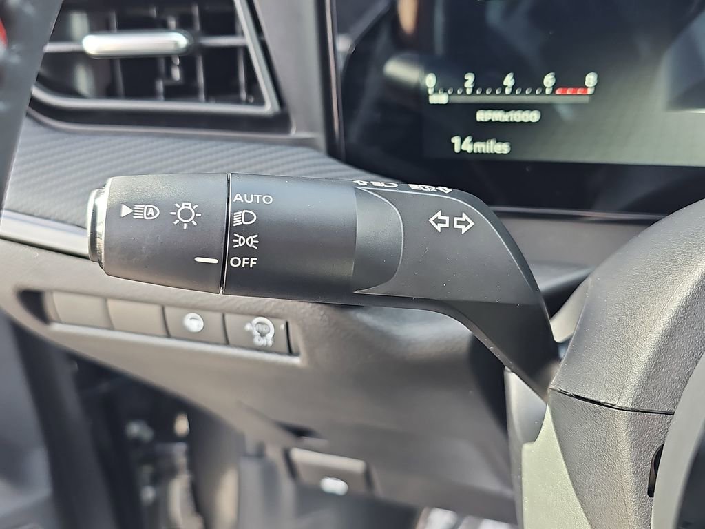 New 2026 Nissan Kicks SR FWD image 29