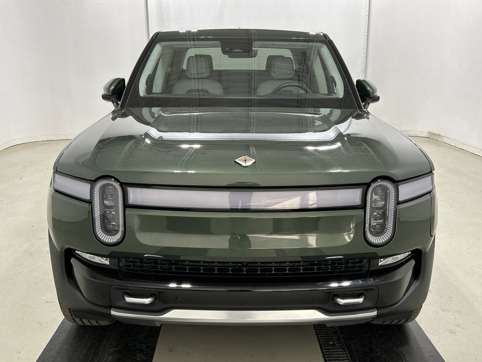 Used 2022 Rivian R1T Adventure image 8
