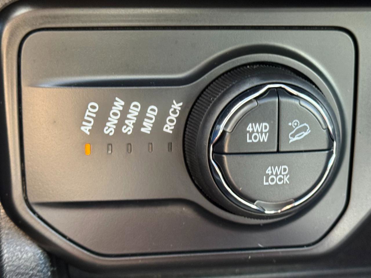 Used 2021 Jeep Renegade Trailhawk w/ Sun & Sound Group image 17