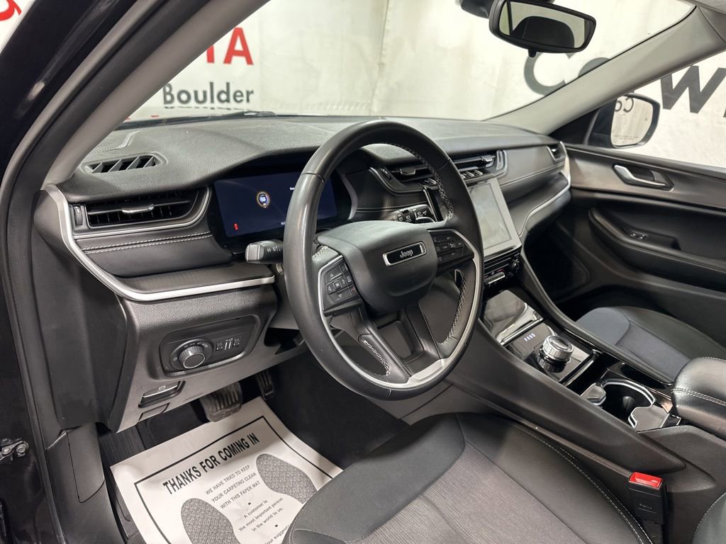 Used 2023 Jeep Grand Cherokee L Laredo AWD/4WD image 23