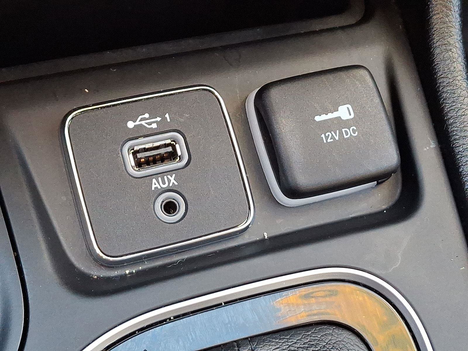 Used 2023 Jeep Cherokee Altitude Lux image 24