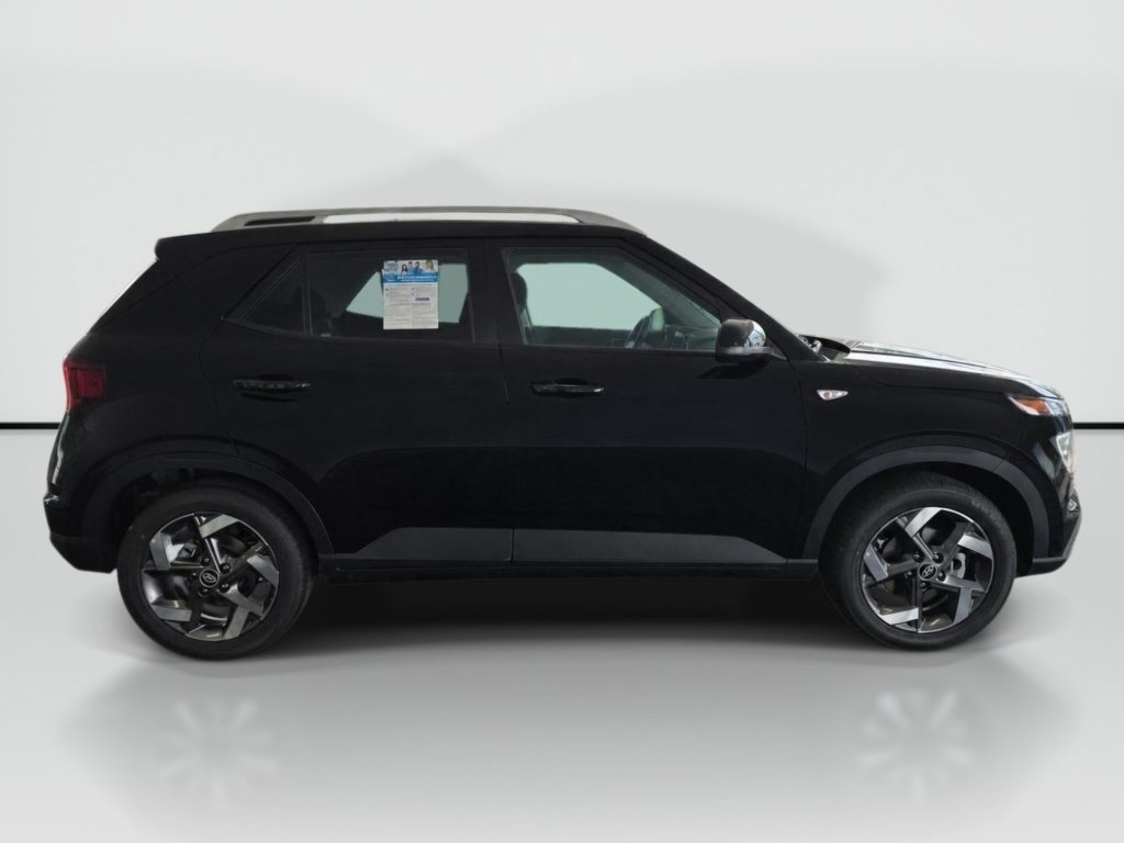 New 2026 Hyundai Venue SEL FWD image 2
