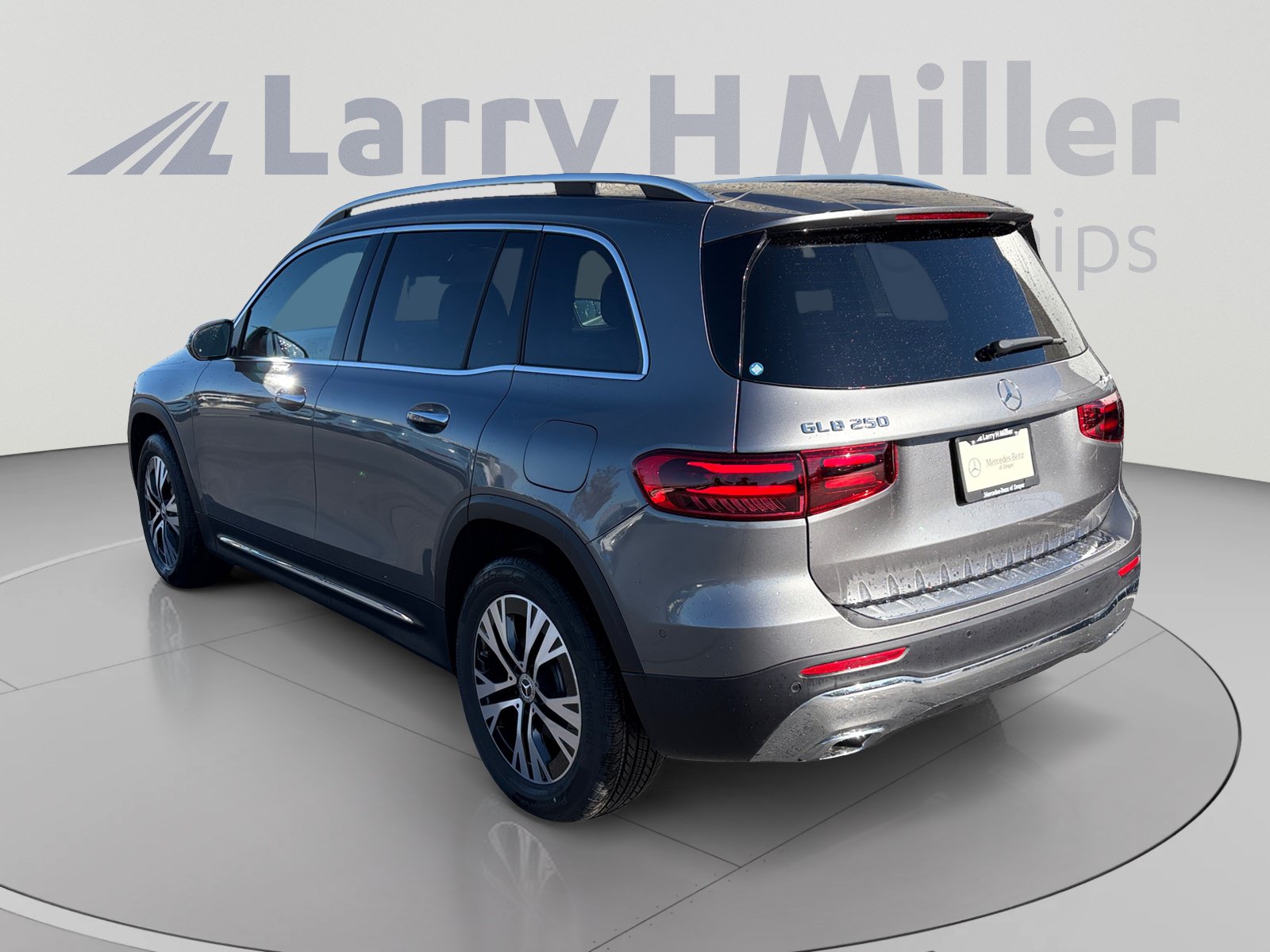 New 2026 Mercedes-Benz GLB 250 4MATIC image 3