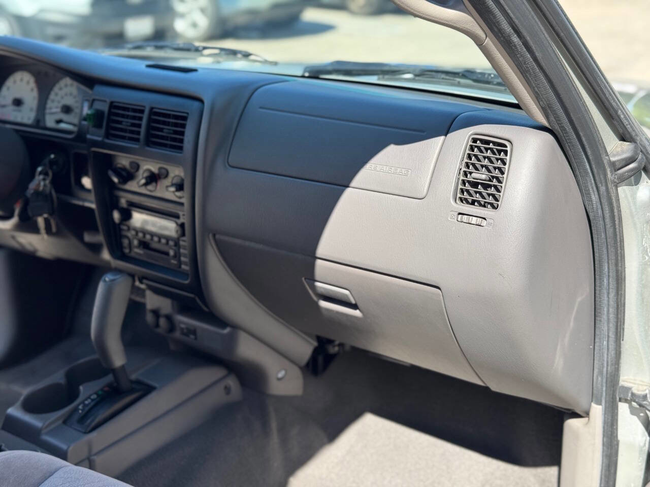 Used 2002 Toyota Tacoma PreRunner image 27