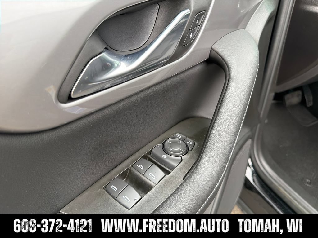 Used 2025 Chevrolet Blazer LT AWD/4WD image 13