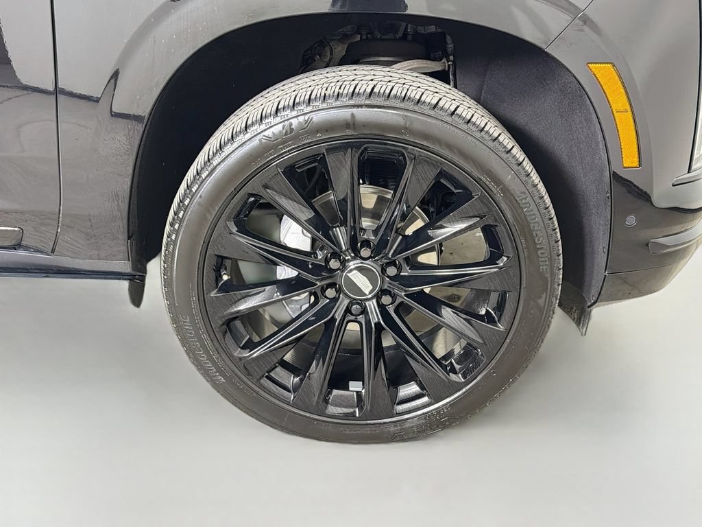 Used 2026 Cadillac Escalade ESV Sport w/ LPO, ONYX Package AWD/4WD image 31