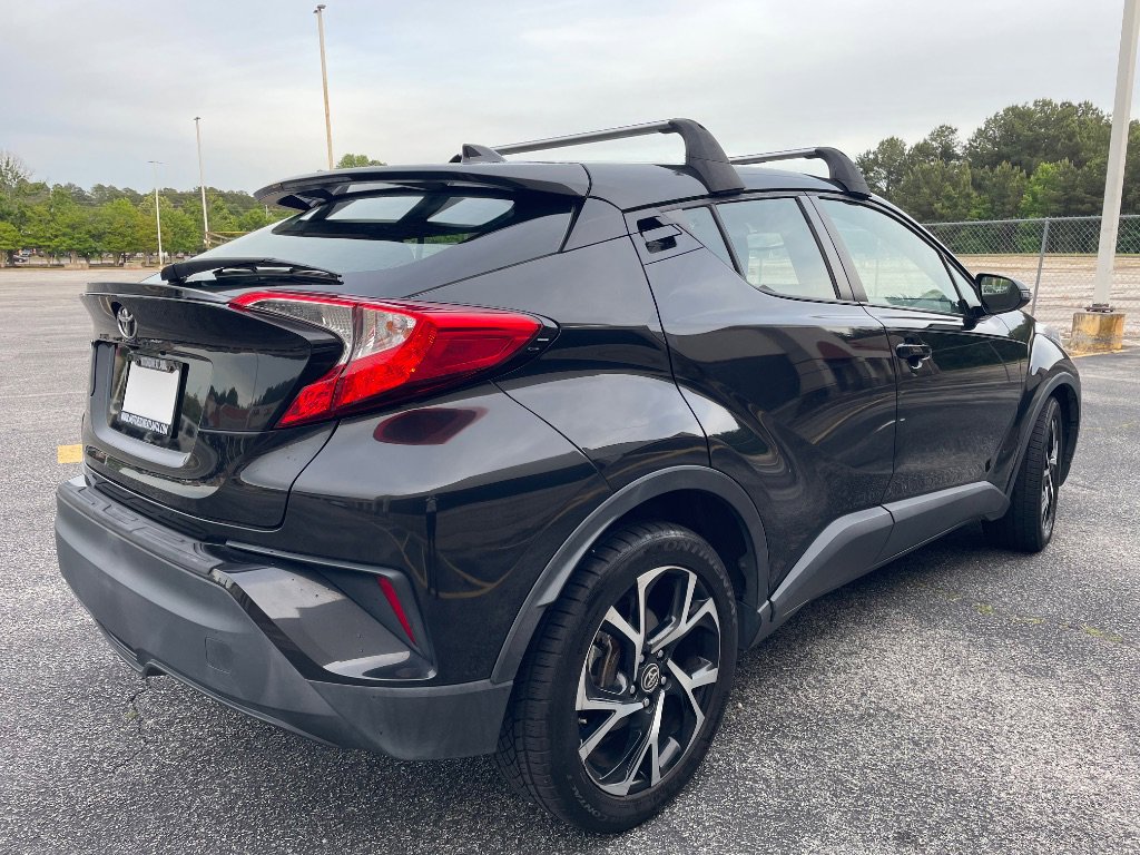 Used 2019 Toyota C-HR XLE FWD image 5