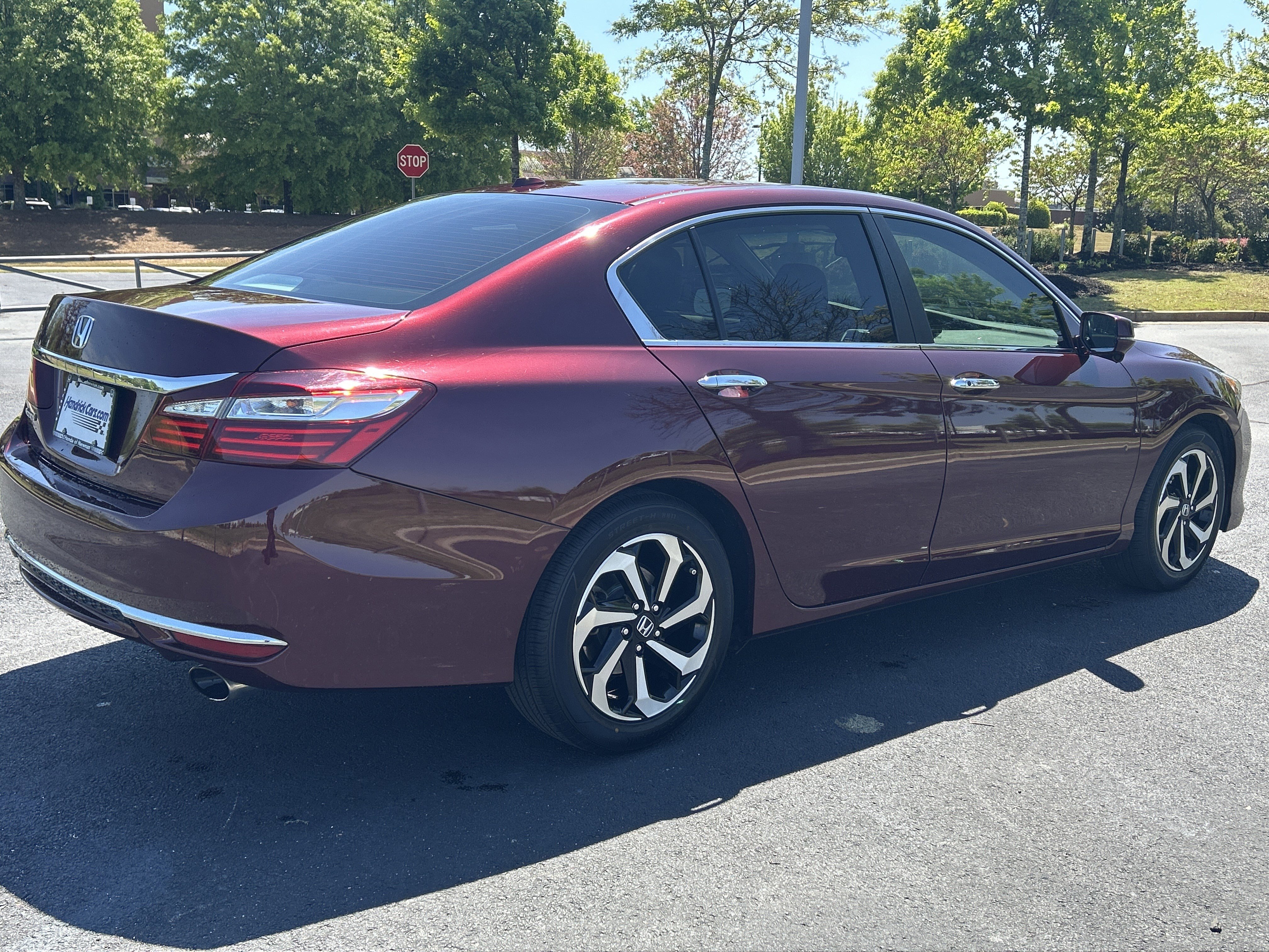 Used 2017 Honda Accord EX-L image 9