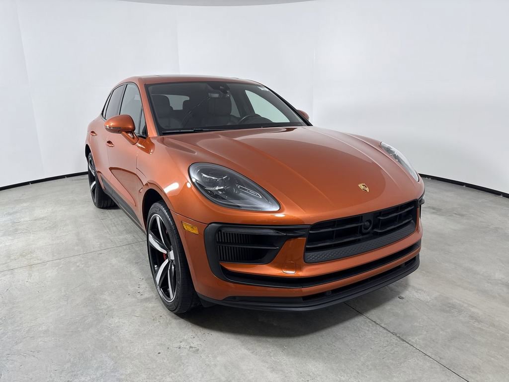 Certified 2023 Porsche Macan S image 9