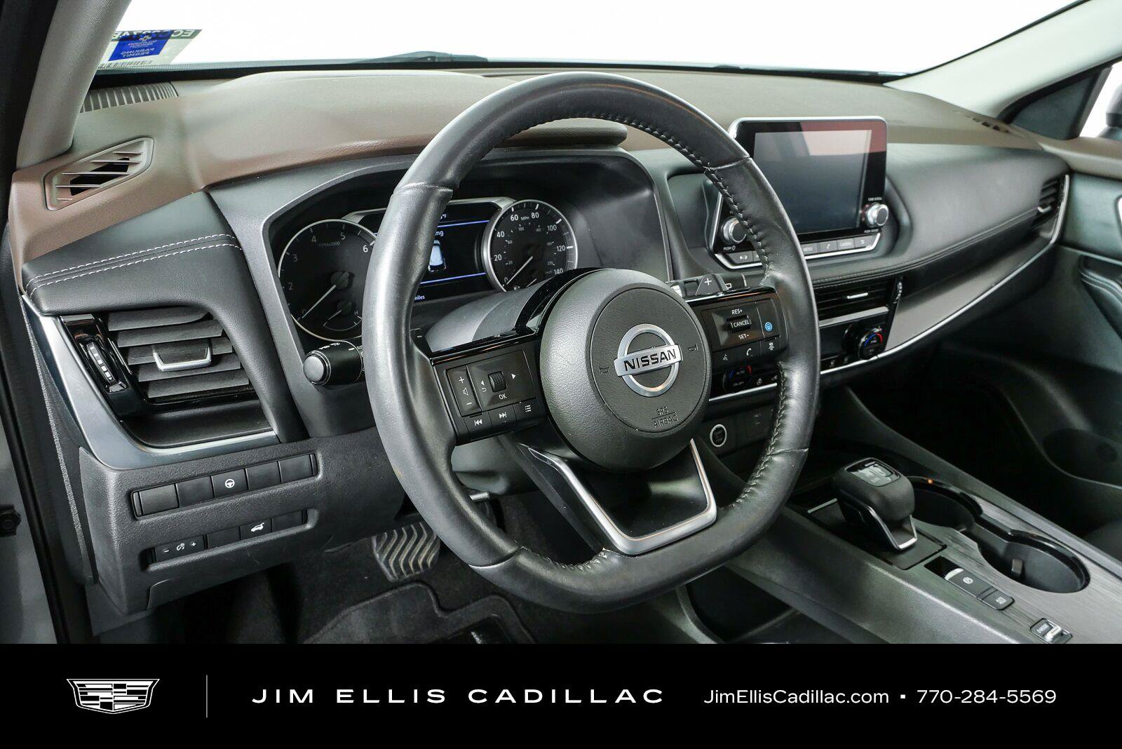 Used 2021 Nissan Rogue SV w/ Premium Package FWD image 5