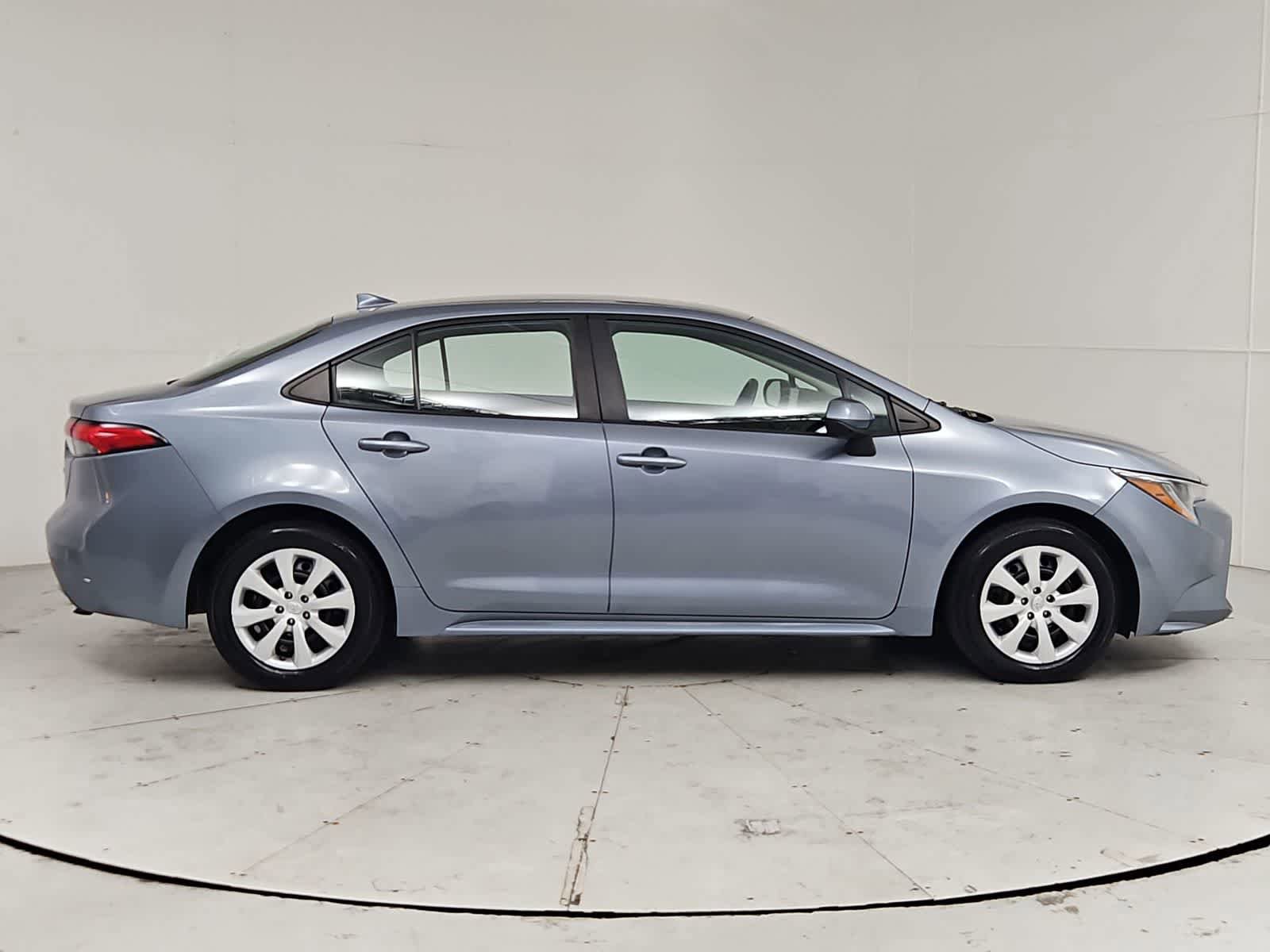 Used 2022 Toyota Corolla LE FWD image 7