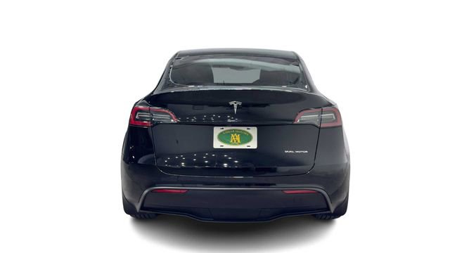 Used 2024 Tesla Model Y Long Range AWD/4WD image 3