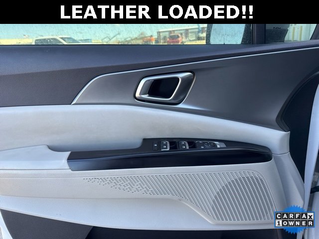 Used 2024 Kia Carnival LX image 25