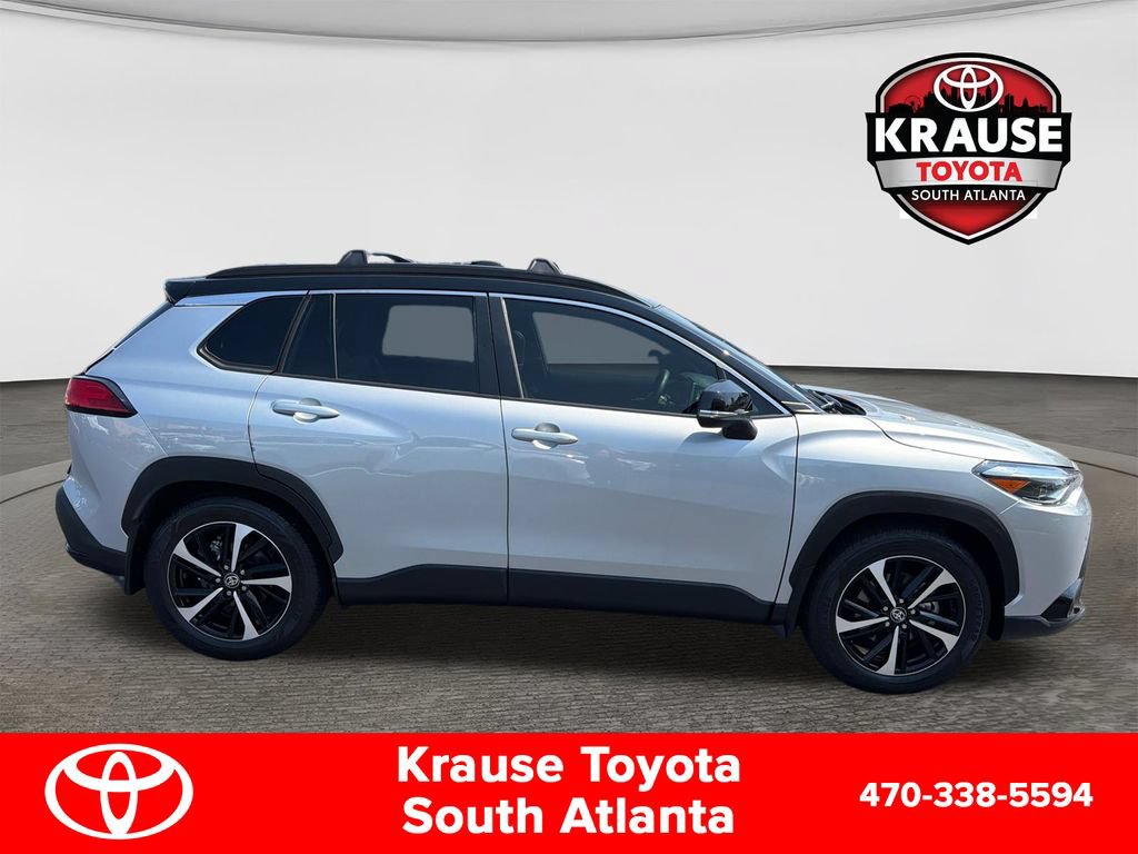 Used 2025 Toyota Corolla Cross AWD Hybrid w/ Convenience Package image 9