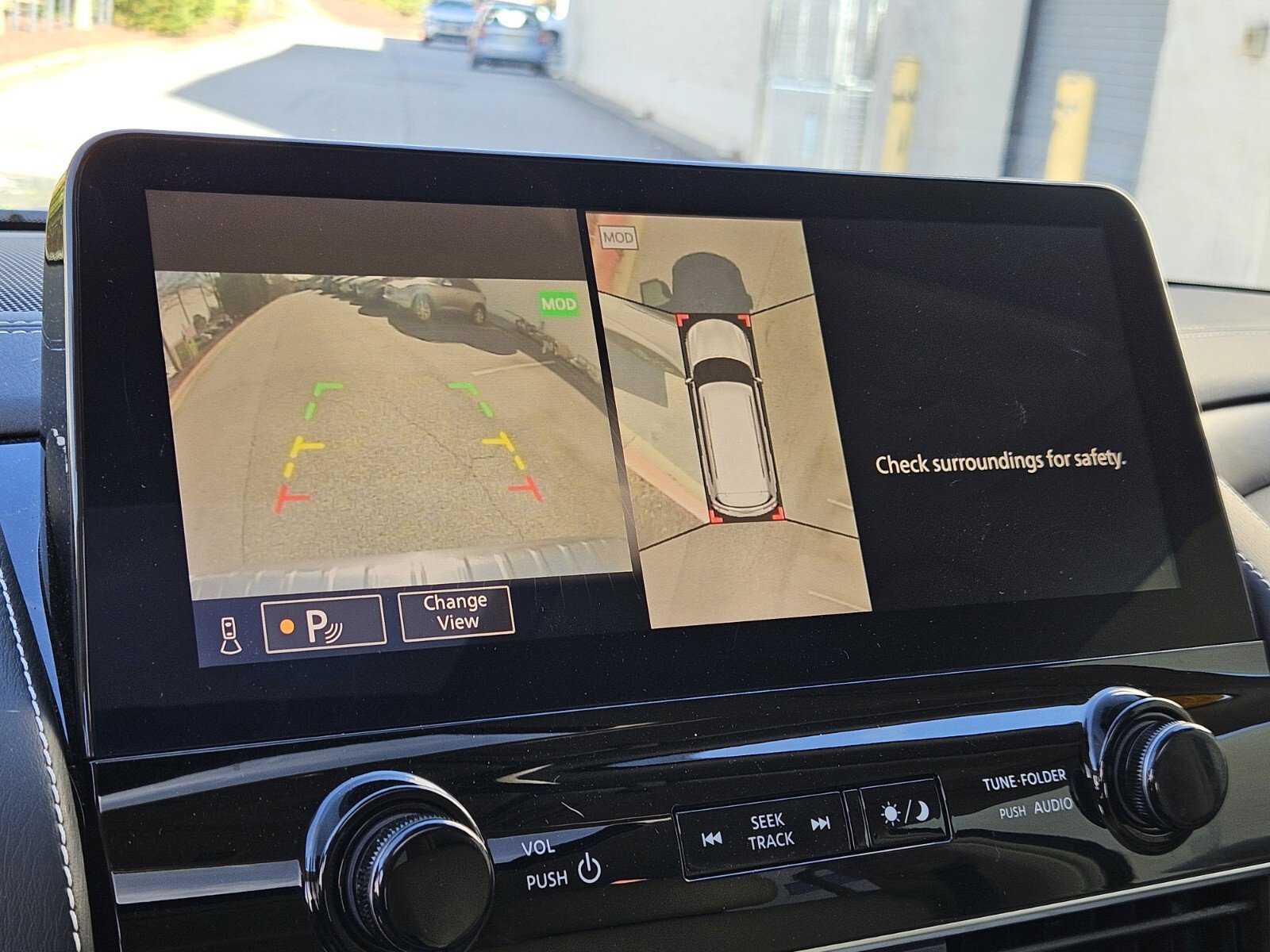 Used 2023 INFINITI QX80 Premium Select w/ All-Season Package image 26