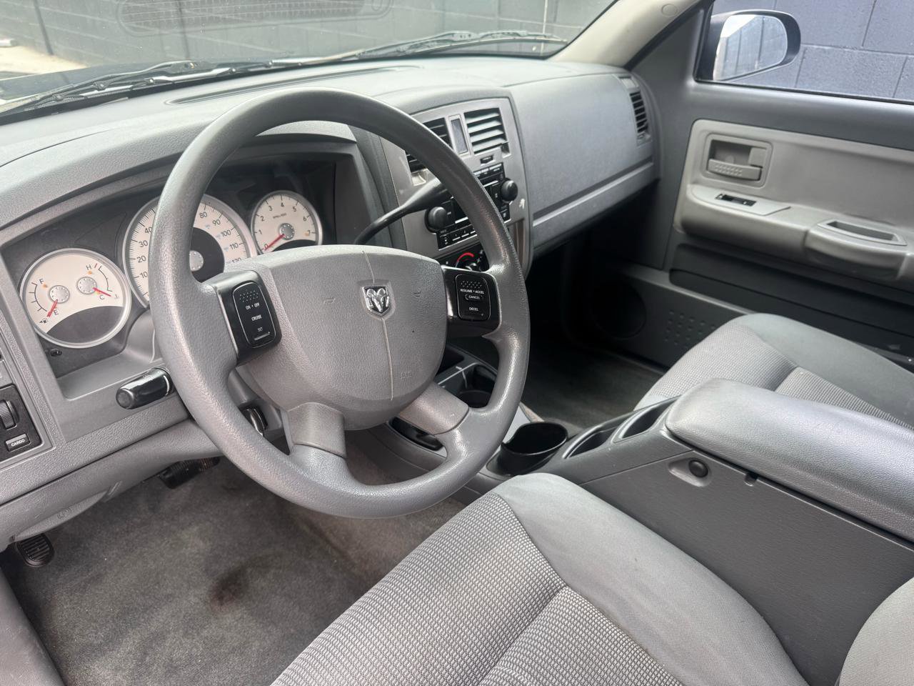 Used 2007 Dodge Dakota SLT AWD/4WD image 4