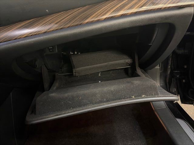 Used 2017 Nissan Maxima Platinum image 33