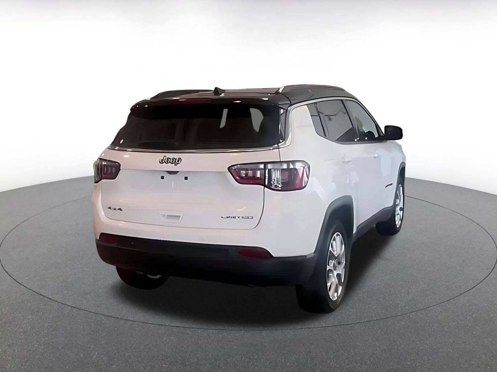 Used 2025 Jeep Compass Limited AWD/4WD image 11