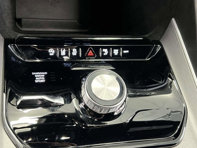 Used 2025 Jeep Wagoneer 4WD image 29
