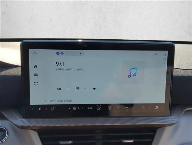 New 2025 Ford Explorer Active w/ Active Comfort Package image 11