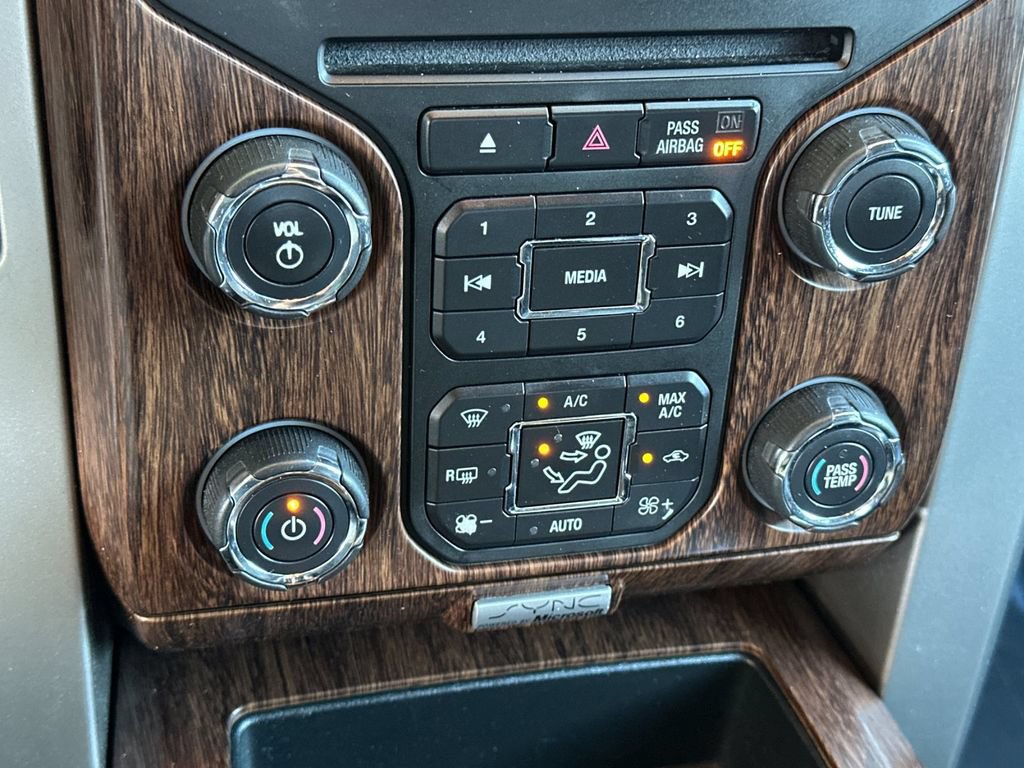 Used 2014 Ford F150 Lariat w/ Equipment Group 502A Luxury RWD image 18
