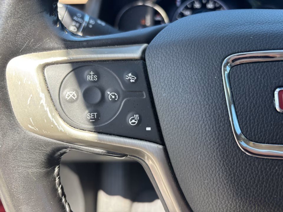 Used 2018 GMC Acadia Denali w/ Technology Package FWD image 35