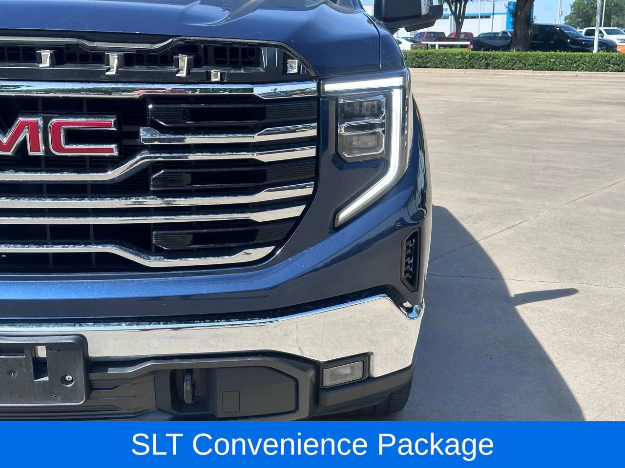 Used 2022 GMC Sierra 1500 SLT RWD image 3
