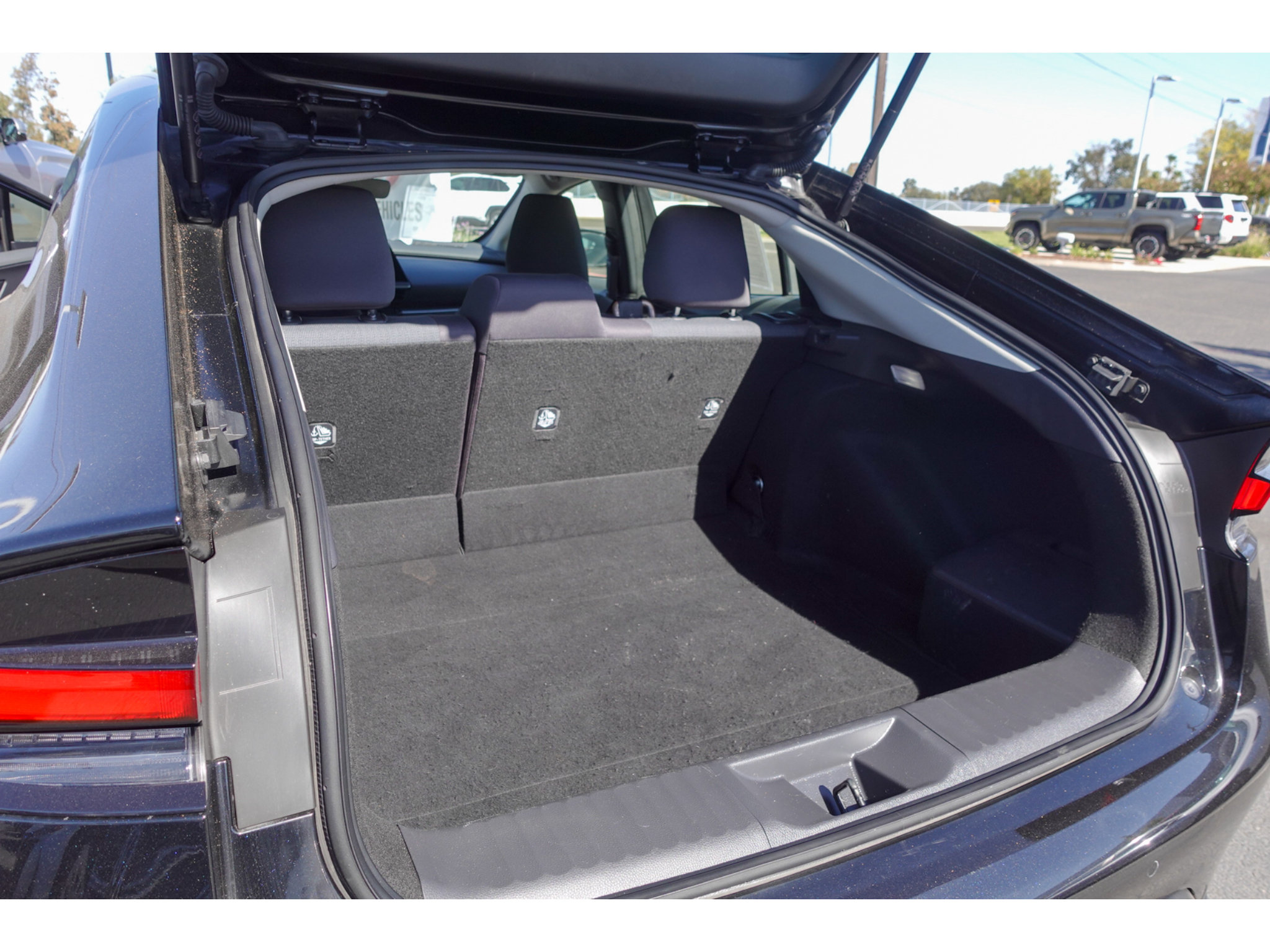 Used 2024 Toyota Prius LE FWD image 22