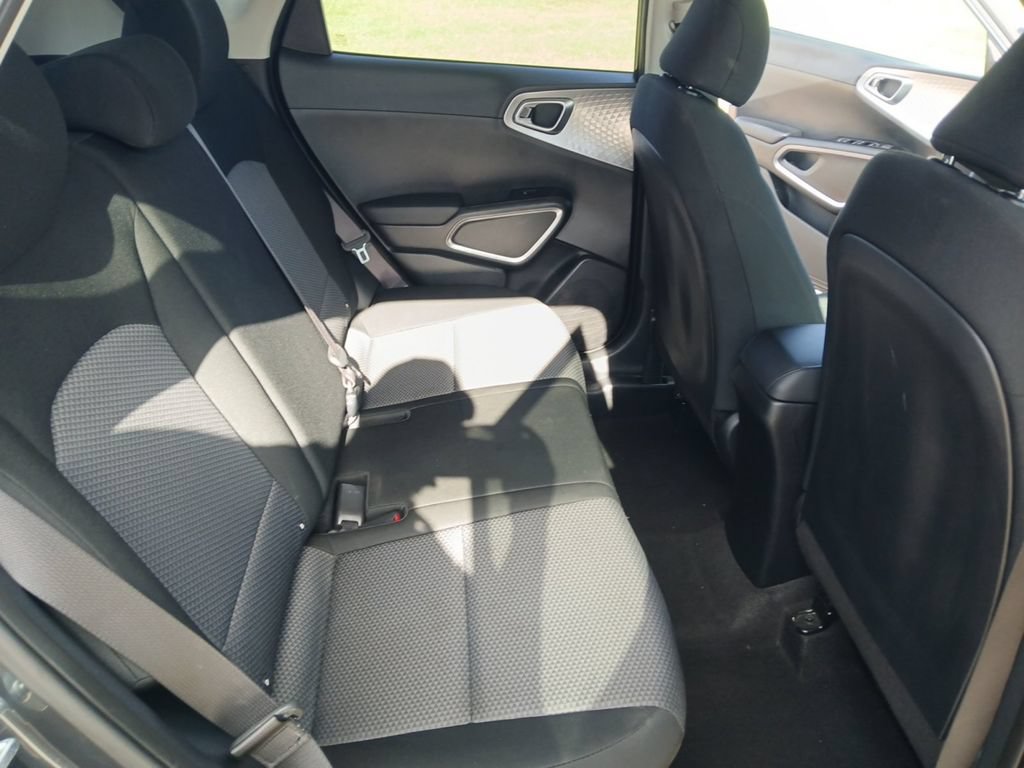 Used 2023 Kia Soul LX w/ LX Technology Package FWD image 25
