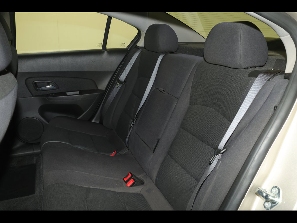 Used 2016 Chevrolet Cruze LT FWD image 16
