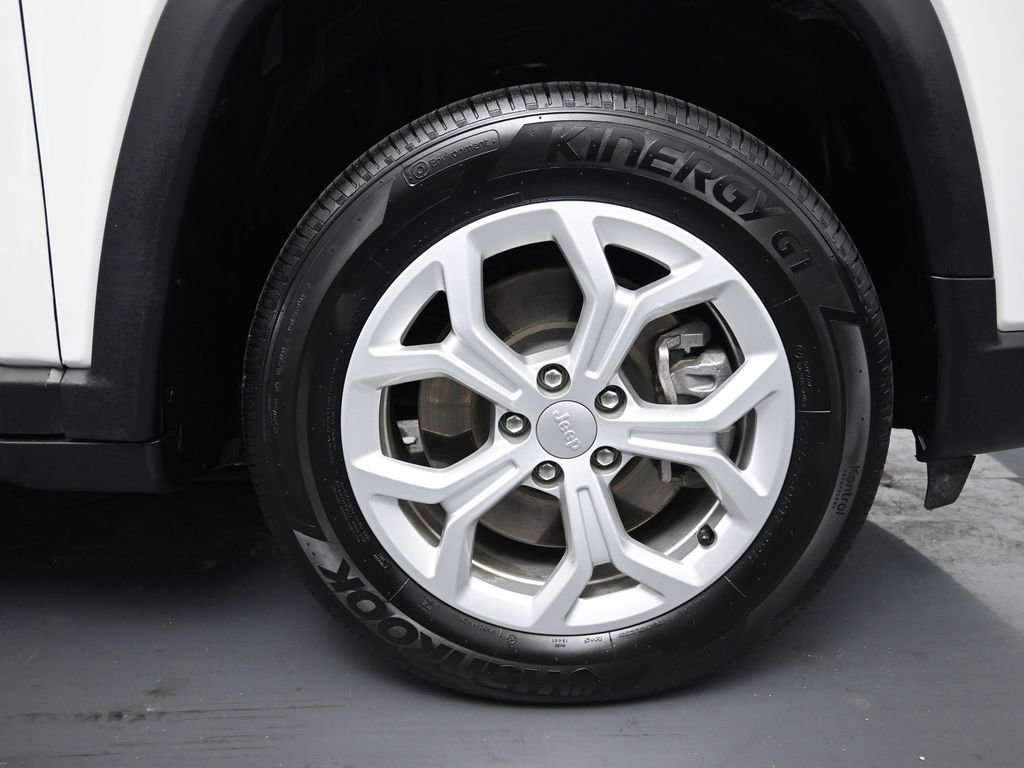 Used 2024 Jeep Compass Latitude image 5