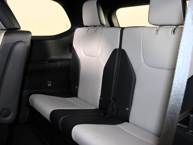 Used 2025 Lexus TX 500h AWD w/ Technology Package image 23