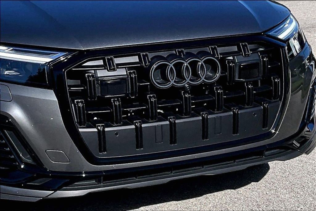 Used 2025 Audi Q7 2.0T Premium w/ Convenience Plus Package image 11
