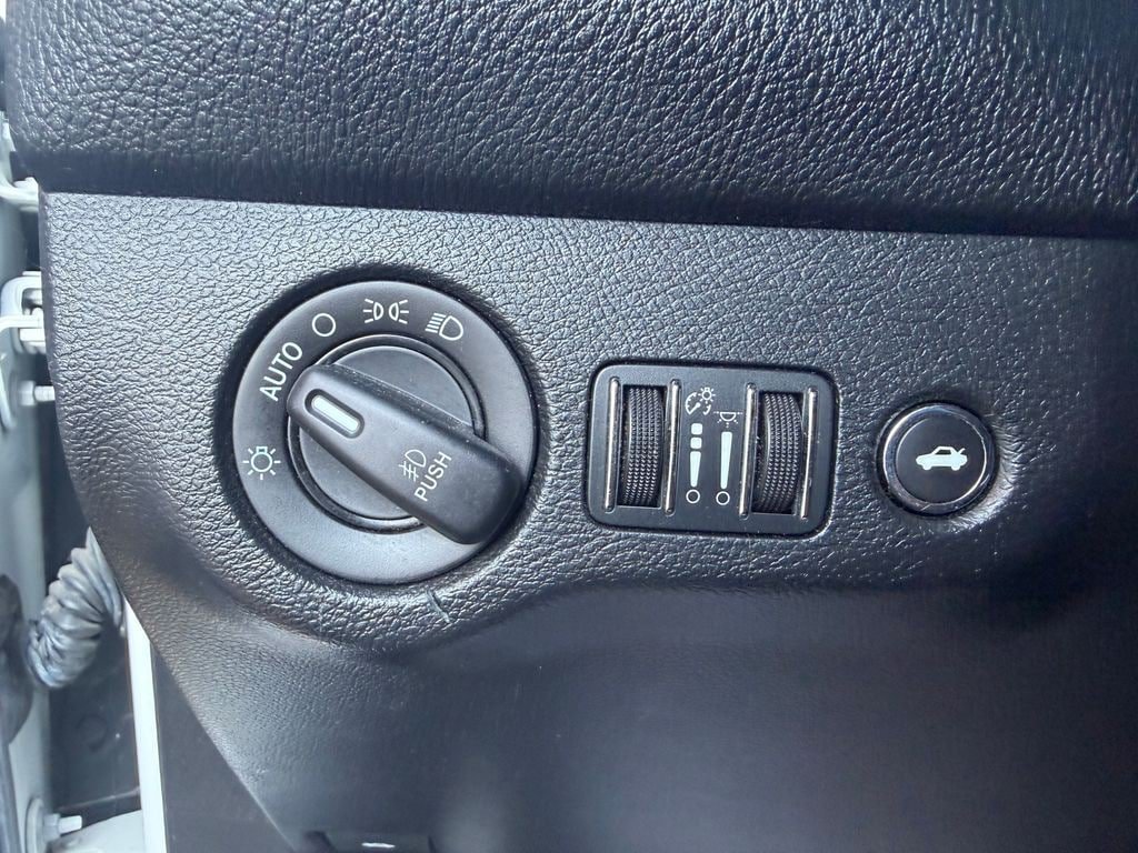 Used 2016 Dodge Challenger R/T Plus RWD image 21
