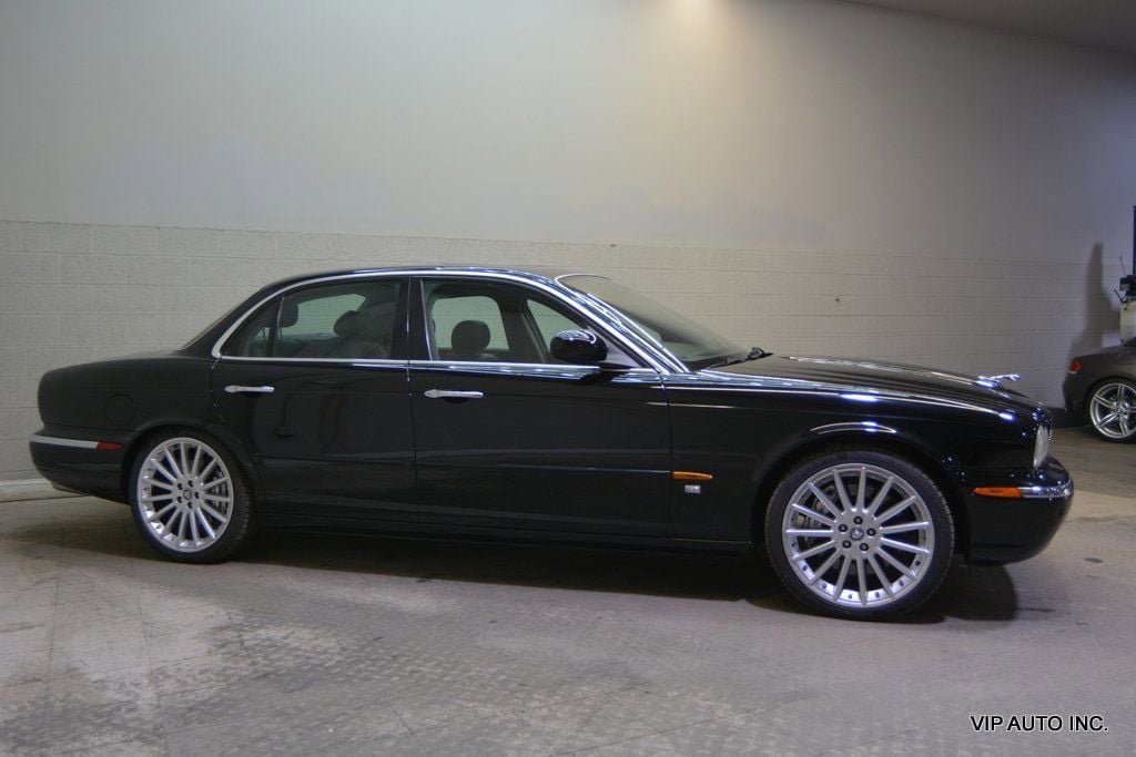 Used 2004 Jaguar XJ8 RWD image 28