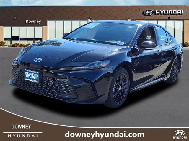 Used 2025 Toyota Camry SE video 1
