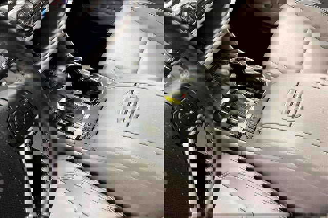 Used 2017 Toyota Highlander XLE image 16