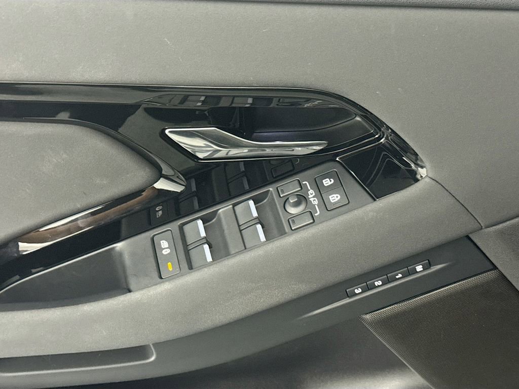 Used 2026 Land Rover Range Rover Evoque S image 17