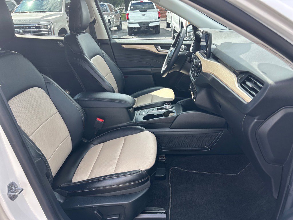 Used 2022 Ford Escape Titanium w/ Titanium Elite Package image 19