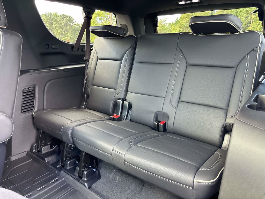New 2026 Chevrolet Suburban Premier w/ Sun And Tow Package AWD/4WD image 8