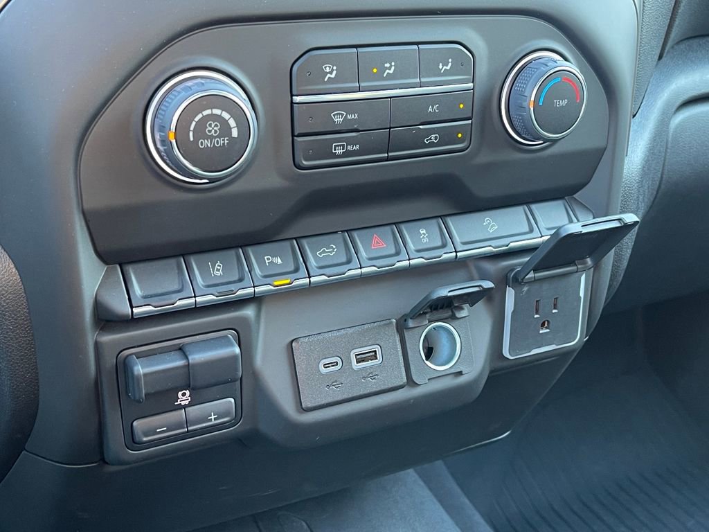 Certified 2025 Chevrolet Silverado 2500 Custom w/ Custom Value Package image 32