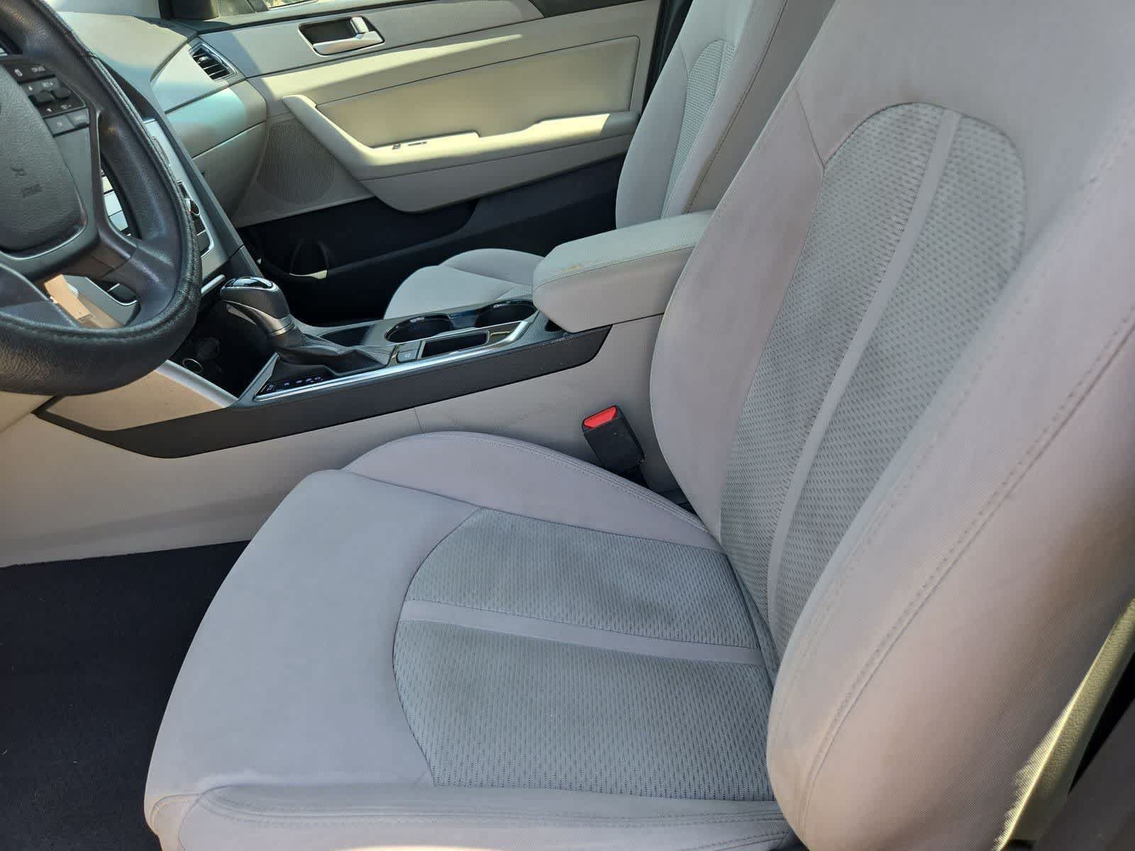Used 2015 Hyundai Sonata SE w/ Option Group 09 FWD image 14