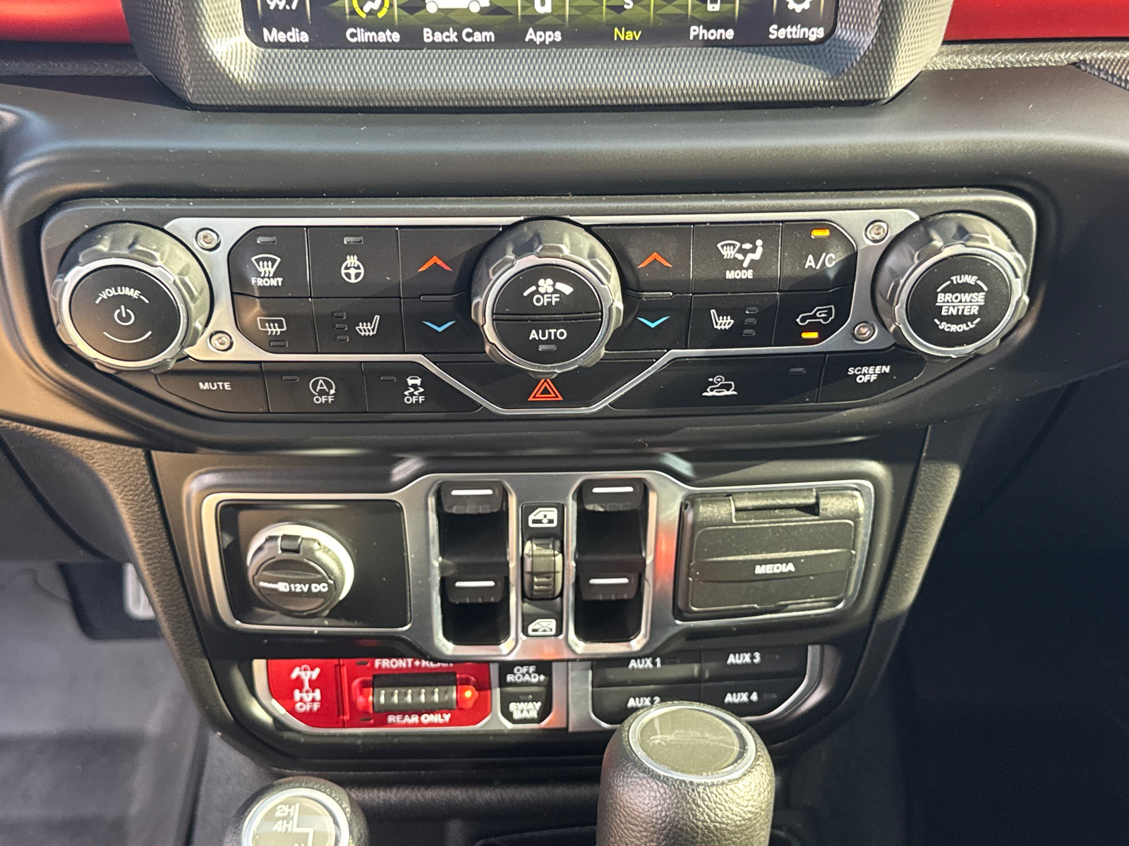 Used 2022 Jeep Gladiator Rubicon w/ Cold Weather Group AWD/4WD image 14