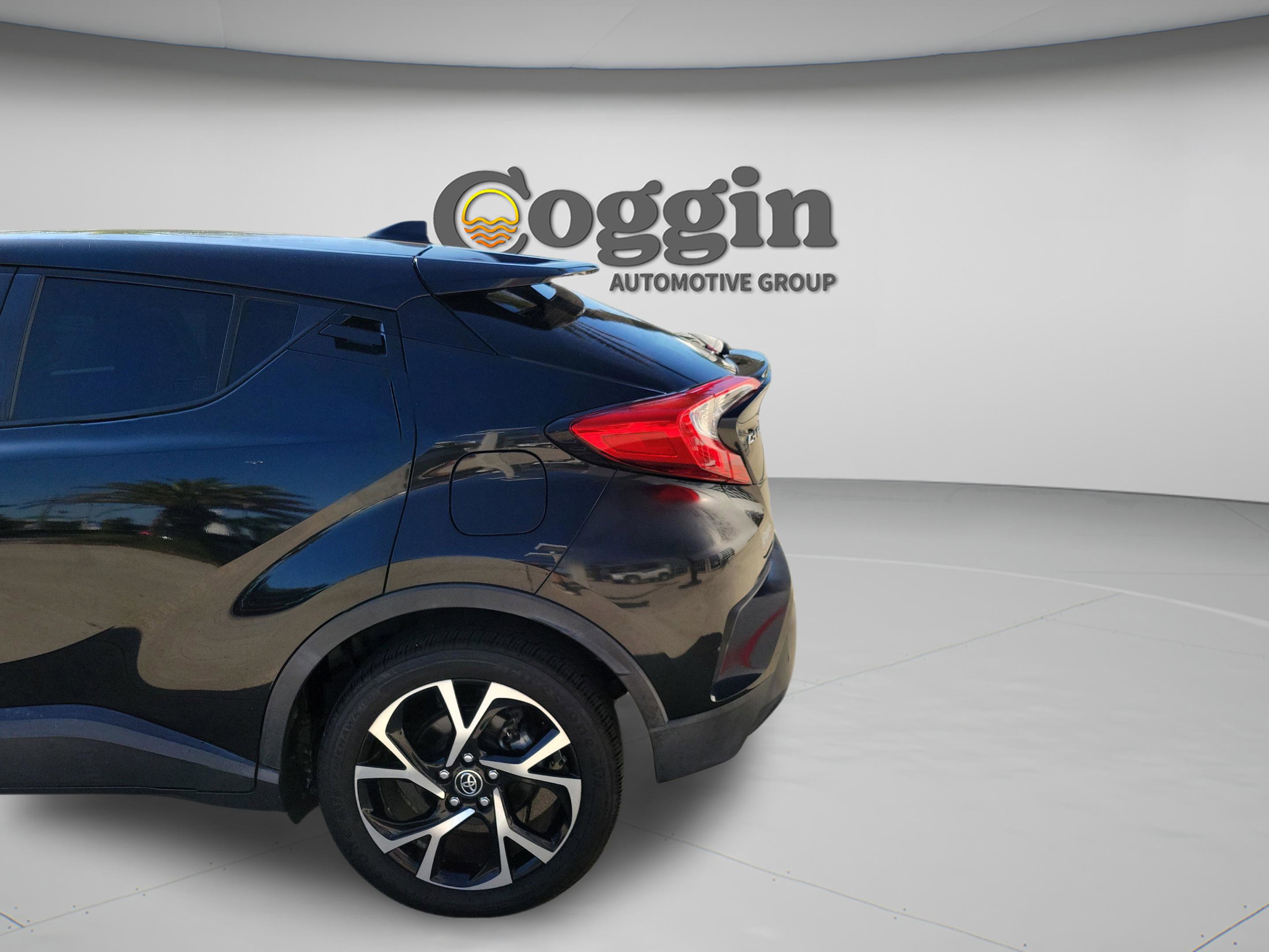 Used 2018 Toyota C-HR XLE FWD image 31