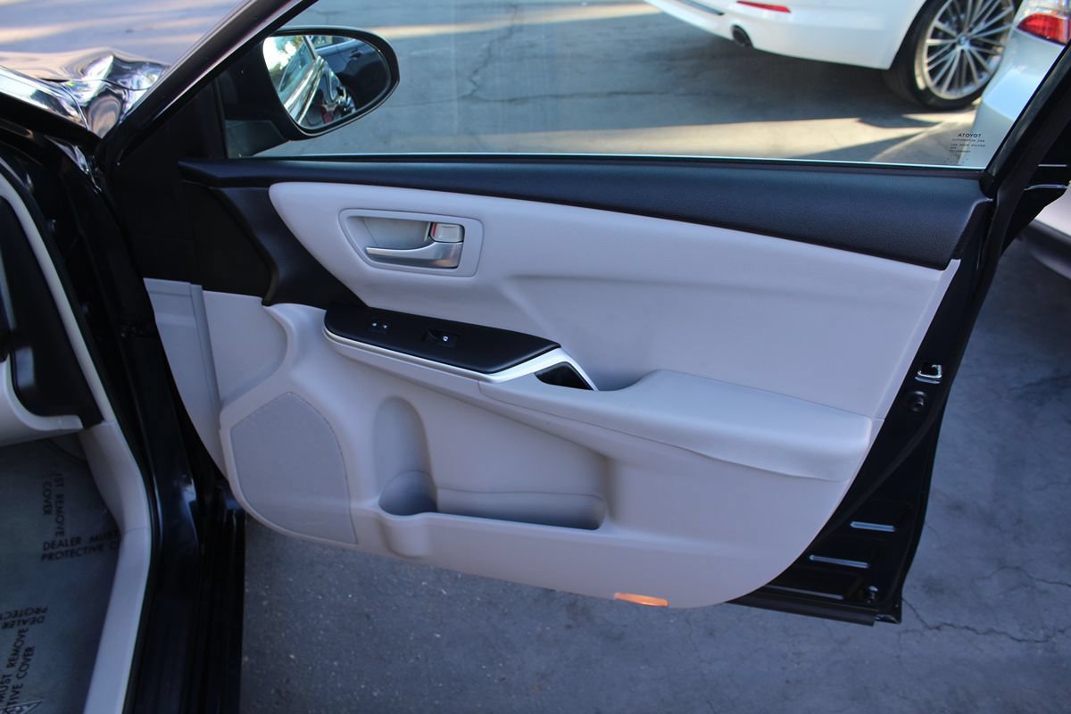 Used 2015 Toyota Camry LE FWD image 17