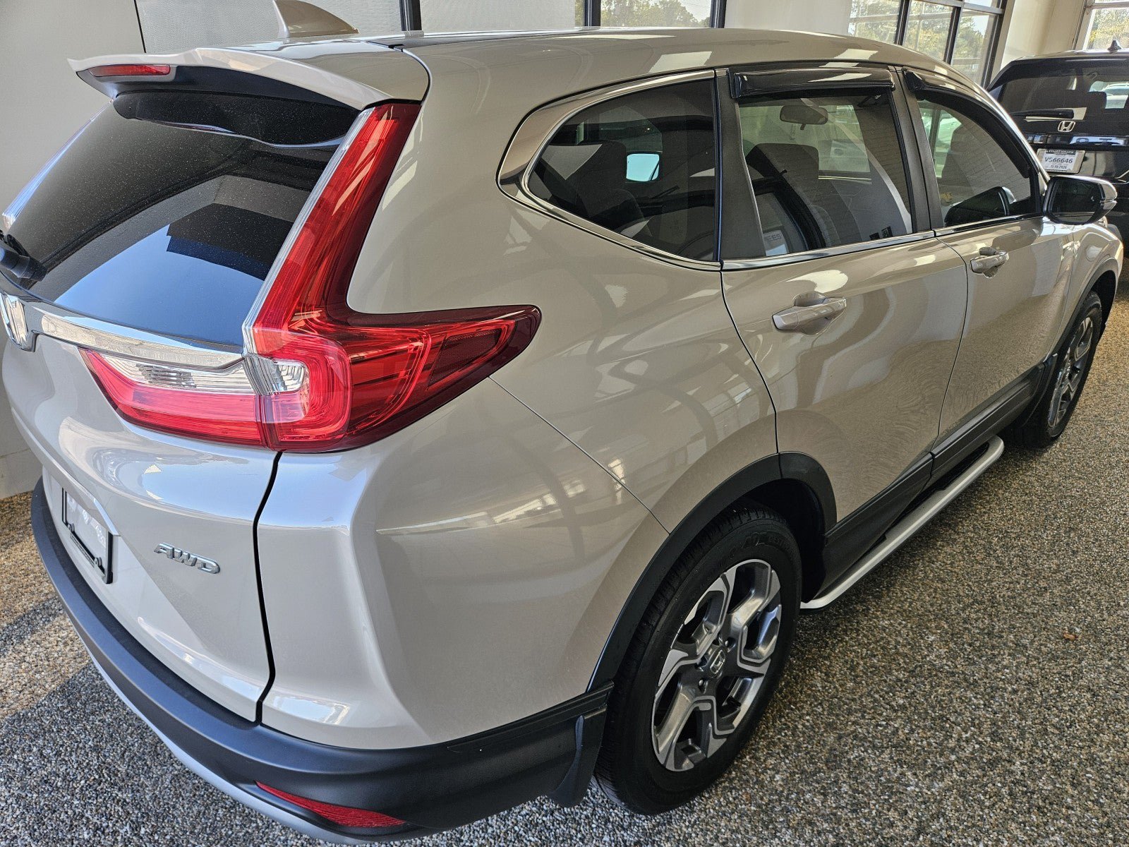 Used 2018 Honda CR-V EX image 2
