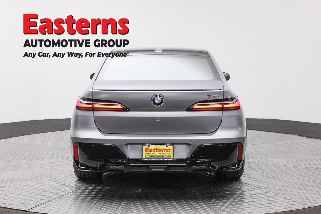 Used 2023 BMW 740i w/ Executive Package image 6