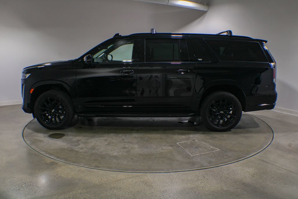 Used 2022 Cadillac Escalade ESV Sport Platinum w/ LPO, ONYX Package AWD/4WD image 3